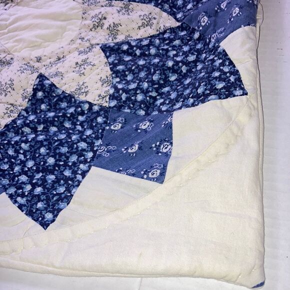 STARBURST Country Farmhouse Floral Quilted Pillow and Case 17 x 17 inches - Picture 7 of 10